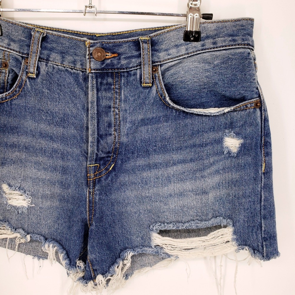 WE THE FREE Cut Off Denim Jean Shorts Distressed Frayed Raw Hem Mid Rise 28 - Picture 6 of 9